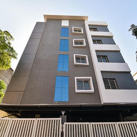Oyo Townhouse 498 Hotel Western นาคปุระ ภายนอก รูปภาพ