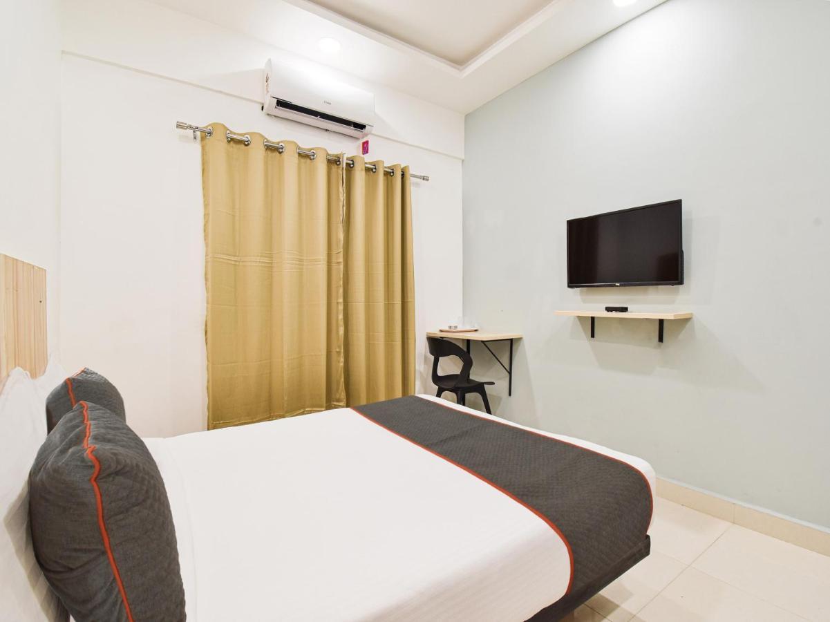Oyo Townhouse 498 Hotel Western นาคปุระ ภายนอก รูปภาพ