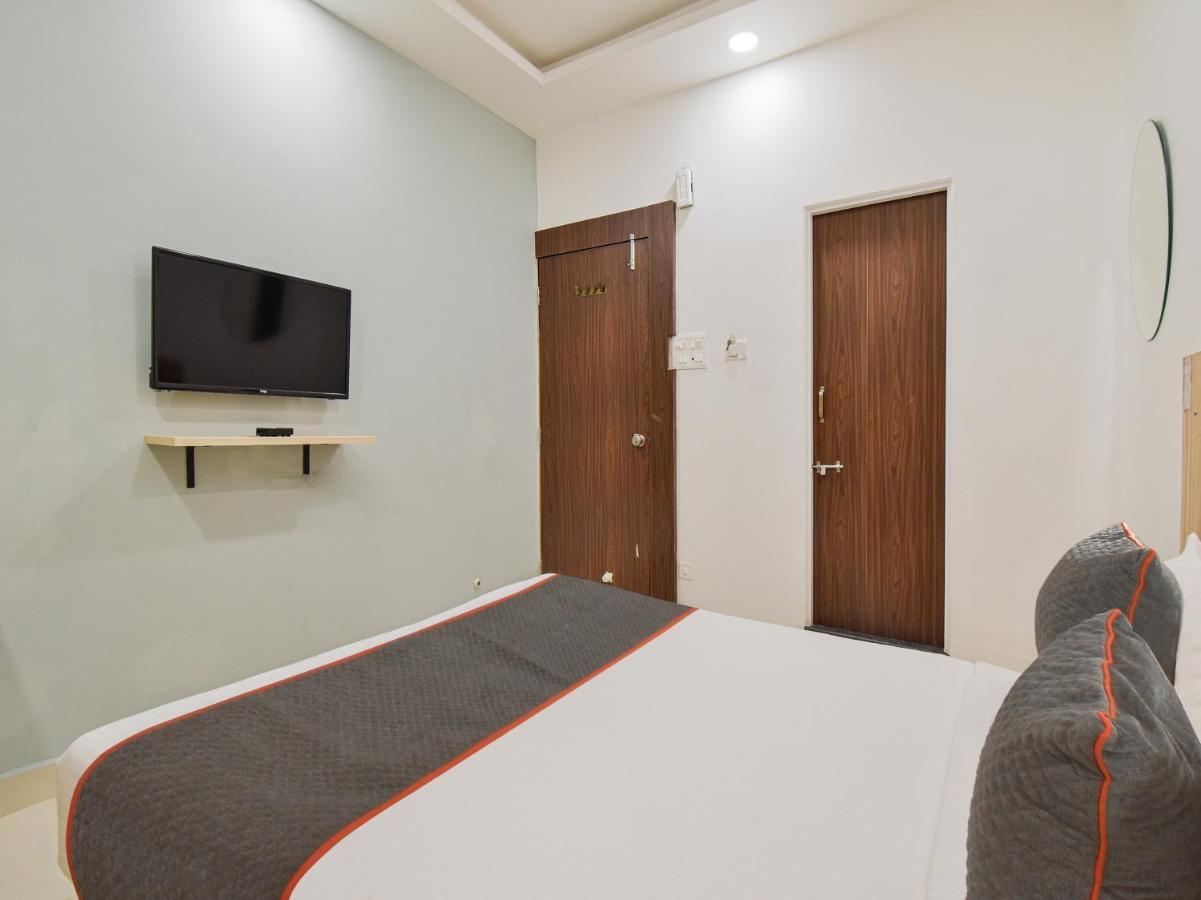 Oyo Townhouse 498 Hotel Western นาคปุระ ภายนอก รูปภาพ