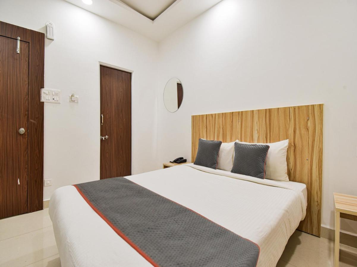 Oyo Townhouse 498 Hotel Western นาคปุระ ภายนอก รูปภาพ