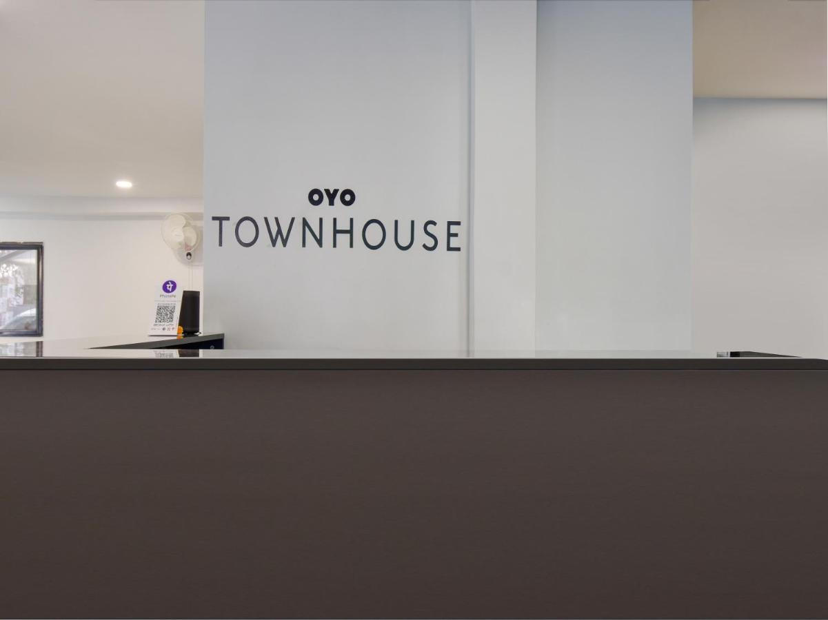 Oyo Townhouse 498 Hotel Western นาคปุระ ภายนอก รูปภาพ