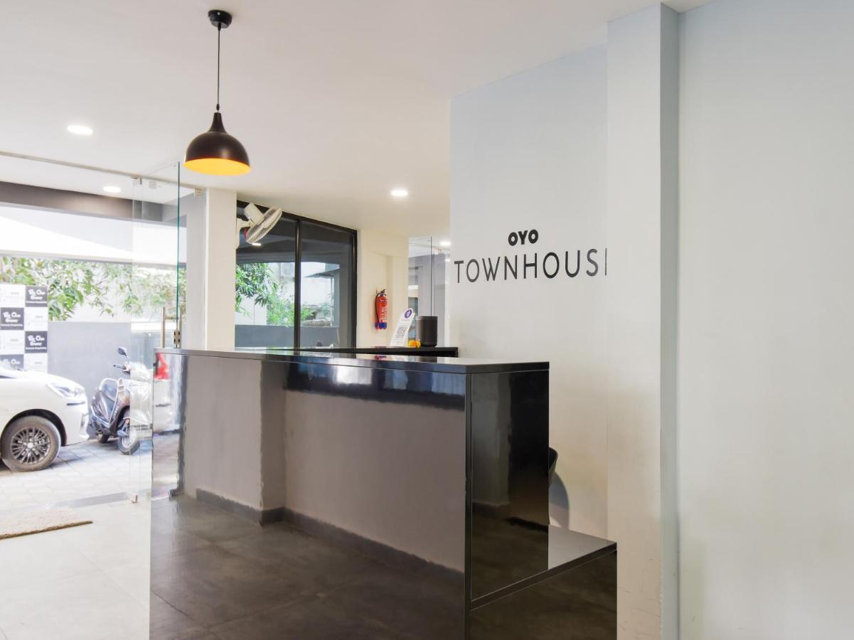 Oyo Townhouse 498 Hotel Western นาคปุระ ภายนอก รูปภาพ